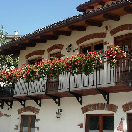 Le Village مونتجوفيت المظهر الخارجي الصورة